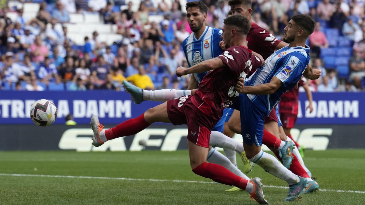 "La Liga" e nis xhiron e 10-të me ndeshjen Espanyol - Sevilla