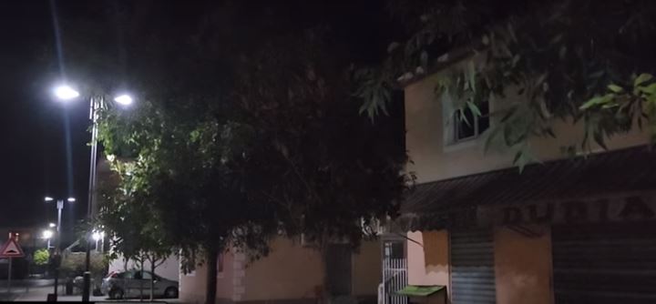 “Harruam mbesën brenda, dolëm me vrap nga frika”, banorët rrëfejnë momentet e tërmetit në Fier