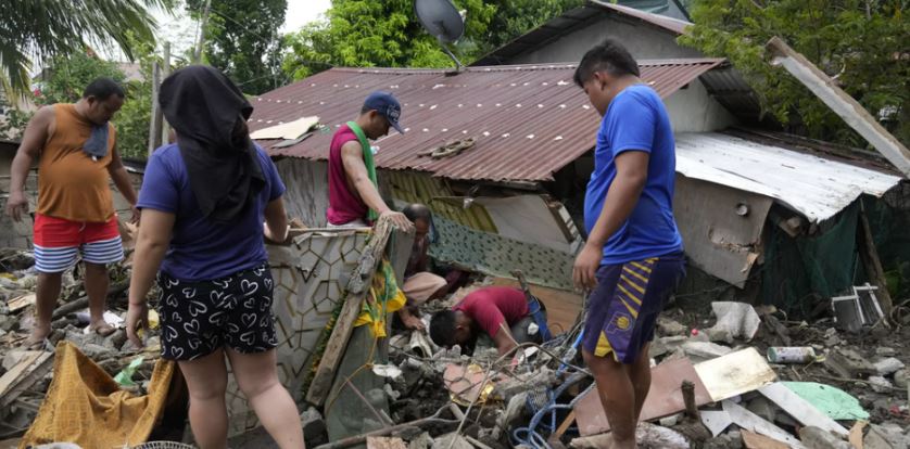 Të paktën 126 të vdekur ose të zhdukur nga përmbytjet masive dhe rrëshqitjet e dheut në Filipine