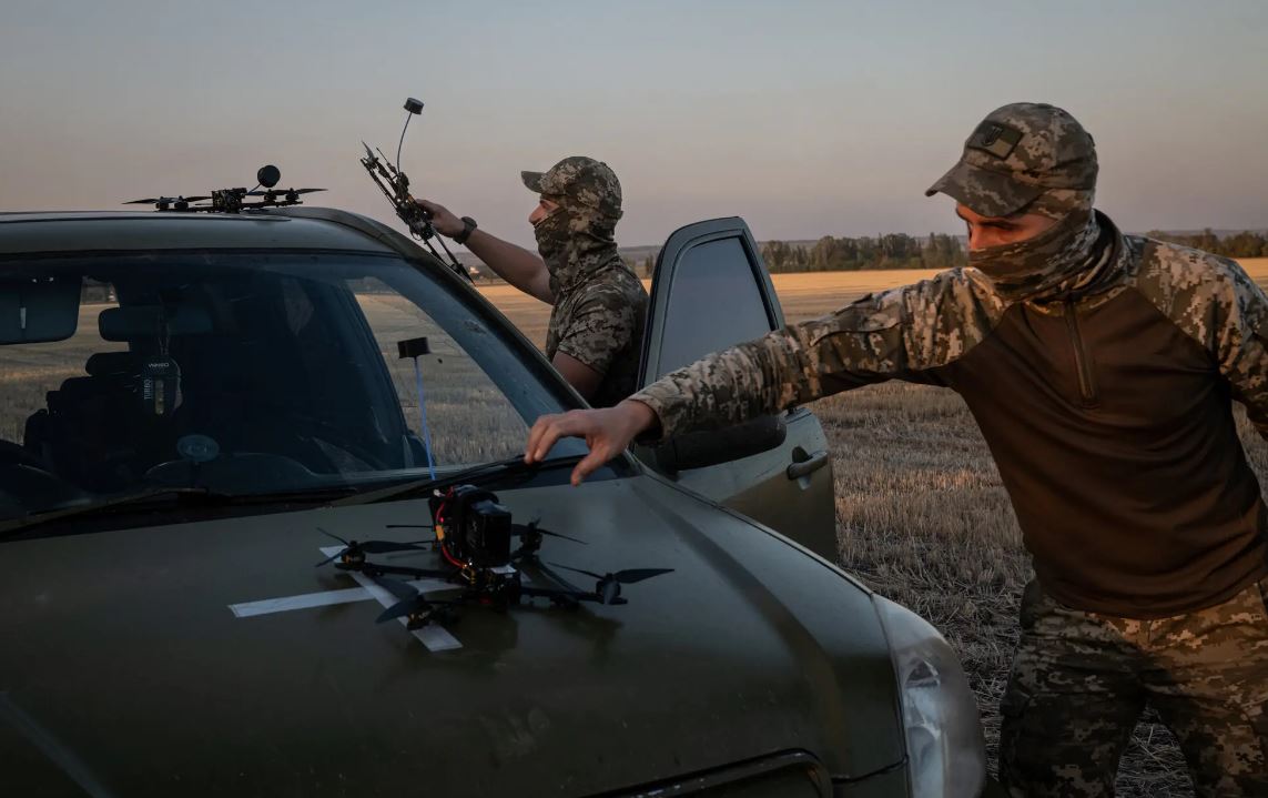 “Zgjimi i Dragonjve”: Duel i dronëve që marrin frymë nga zjarri në Ukrainë