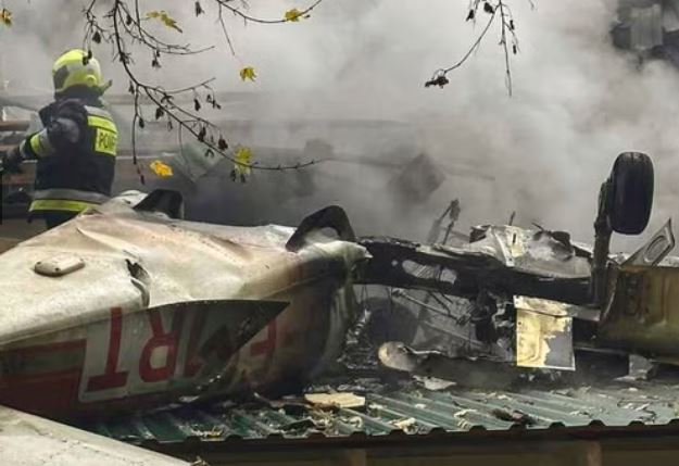 Një avion i vogël rrëzohet në Moldavi, vdes piloti
