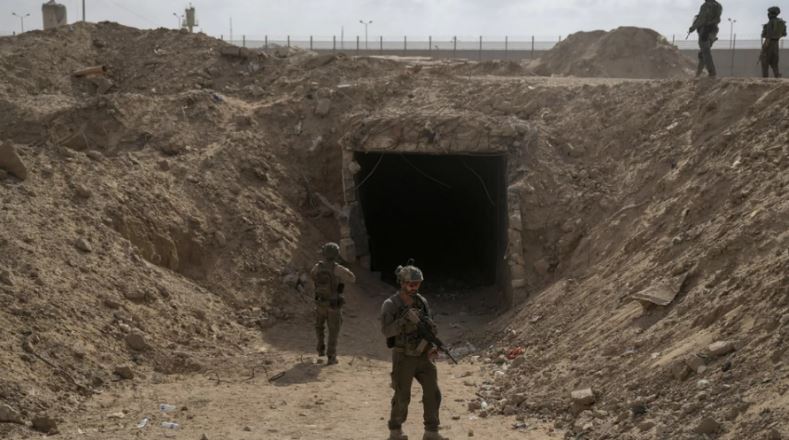 Izraeli thotë se ka vrarë tre figura të larta të Hamasit në Gaza