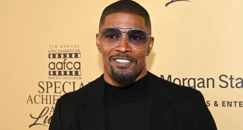Jamie Foxx kthehet në skenë dhe gjen 'dashurinë e pastër'