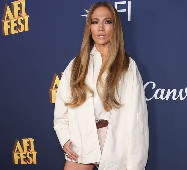 Jennifer Lopez, mahnitëse në paraqitjen e fundit