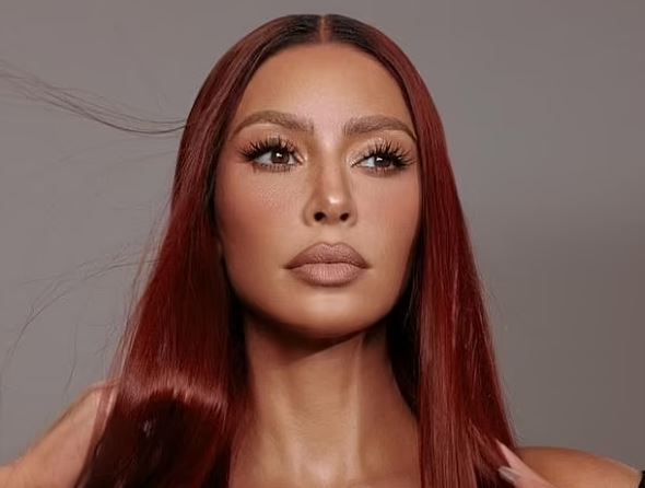 Kim Kardashian edhe një herë merr vëmendjen me fizikun e saj