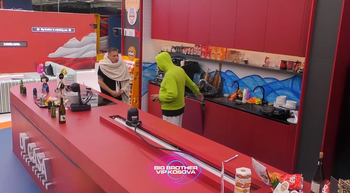 Rezi dhe Mevlani e fillojnë ditën me Prince Caffe