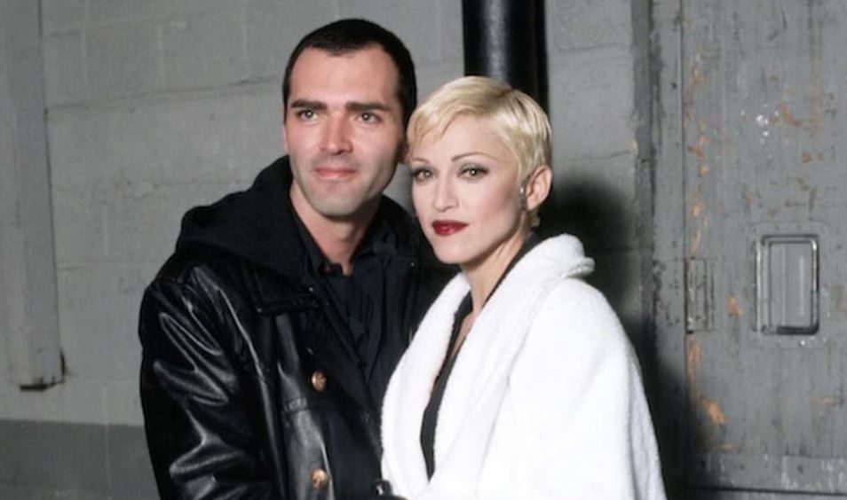 Madonna dhe vellai i saj i vdekur