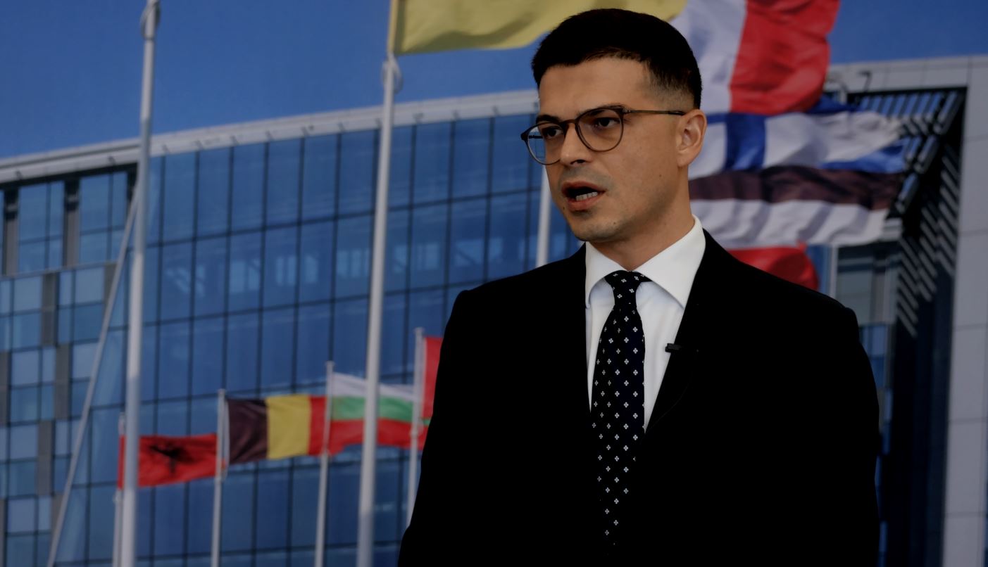 Ministri i Mbrojtjes, Pirro Vengu