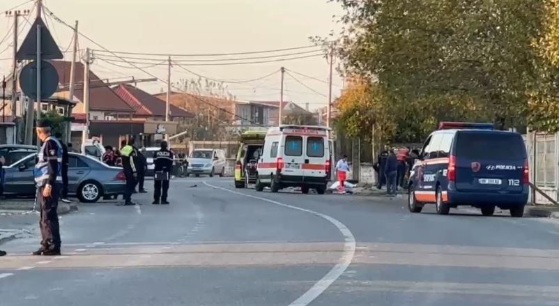 Ngjarja në Shkodër, gjendet e djegur një makinë në Grudë, zbulohen dy automatikë