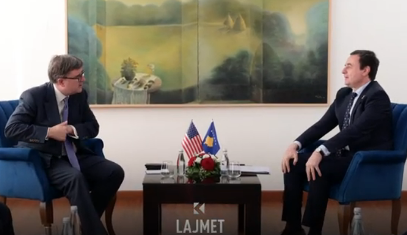 O'Brien i flet Kurtit gati tri orë (VIDEO)