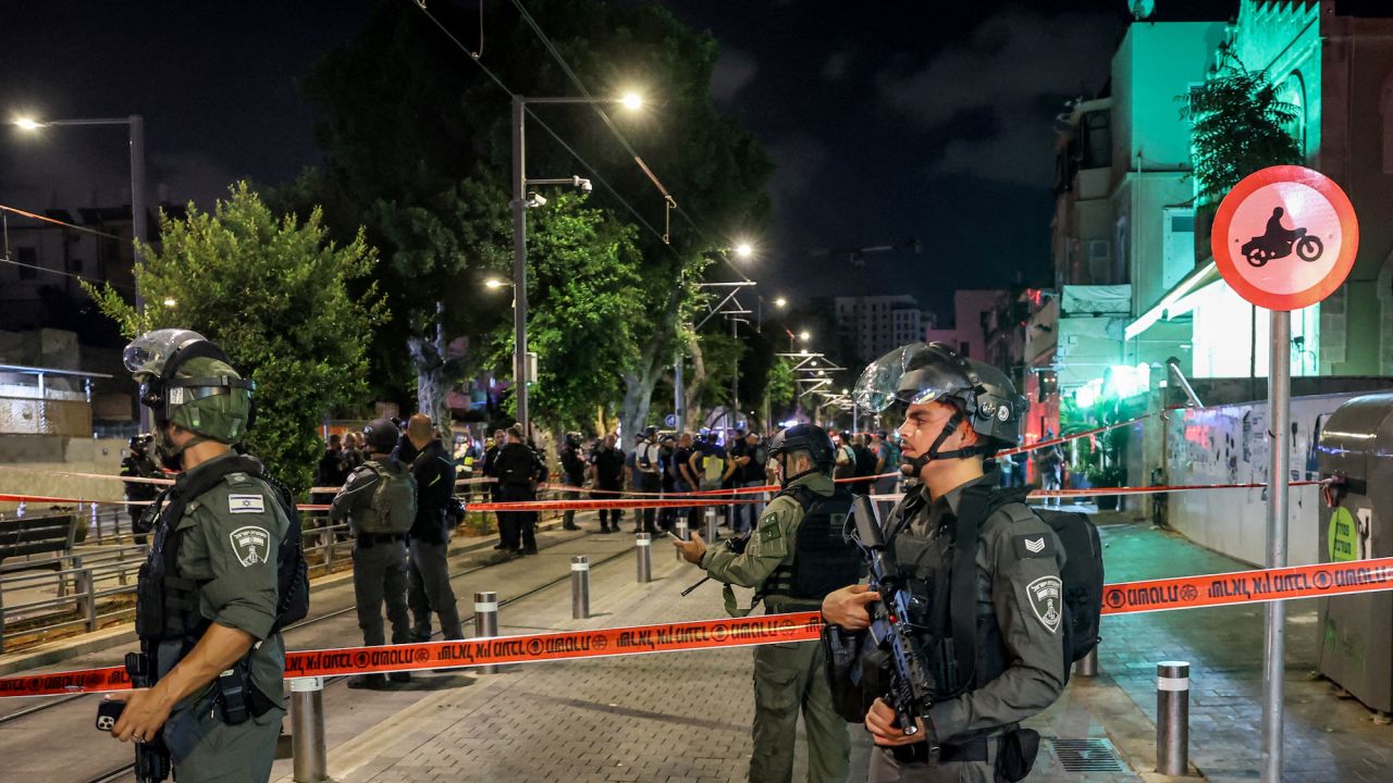 Raportohet për gjashtë të vrarë në një sulm në Tel Aviv
