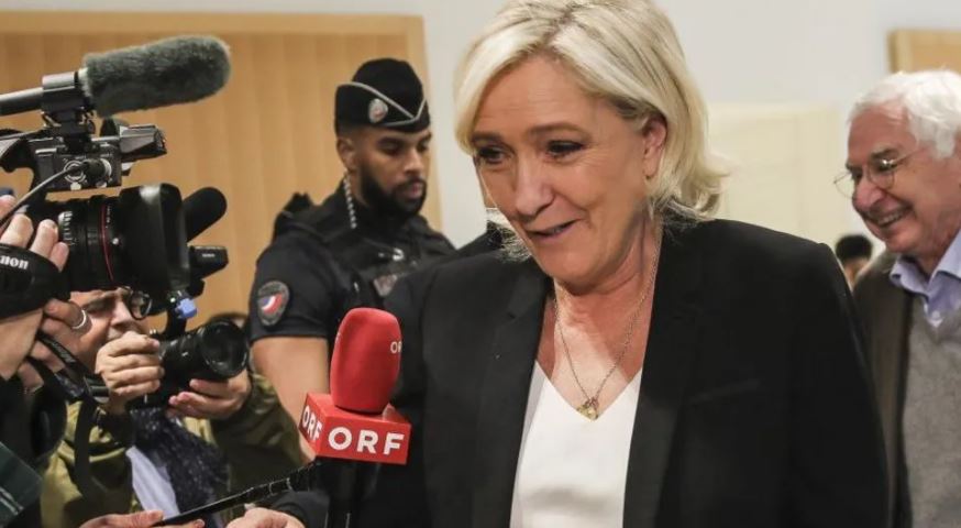 Marine Le Pen përgjigjet në gjyqin e keqpërdorimit të fondeve të BE-së