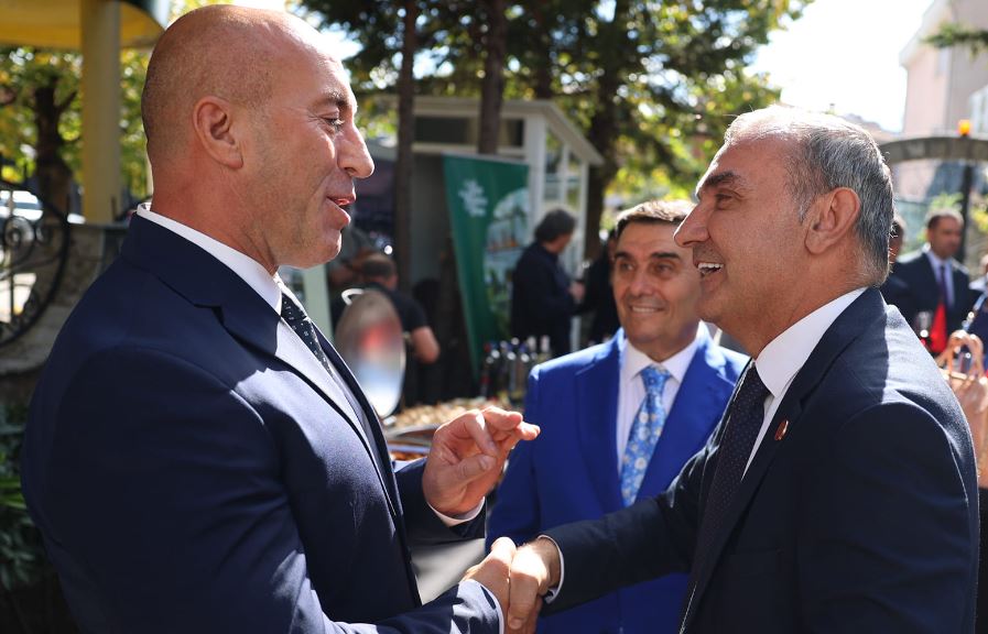 Tafa nderohet nga Ambasada e Shqipërisë, Haradinaj: Ai ka treguar se si dija ngrit lart emrin e Kosovës