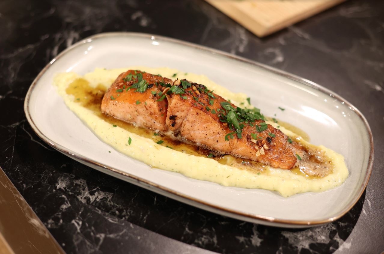 Receta e "Shijës së Anës": Salmon me gjalpë, hudhër dhe pure patatesh