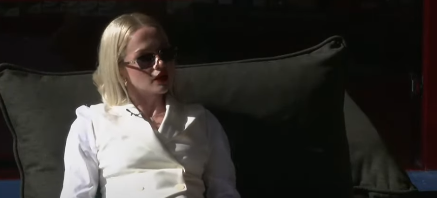 Banorët shijojnë diellin, Sara kërkon t'i njeh më shumë djemtë (VIDEO)