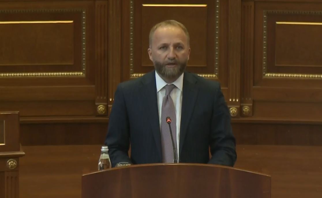 Shefi i grupit parlamentar të PDK-së, Abelard Tahiri
