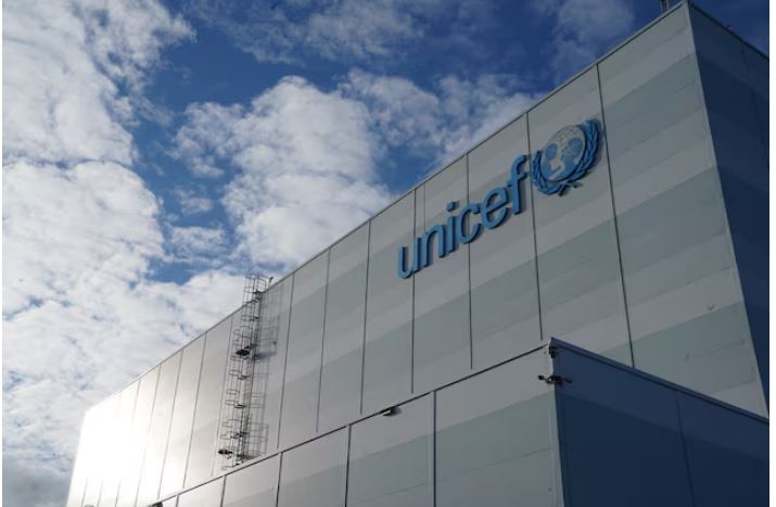 Një në tetë vajza dhe gra janë përdhunuar ose sulmuar seksualisht para moshës 18 vjeçare, thotë UNICEF-i