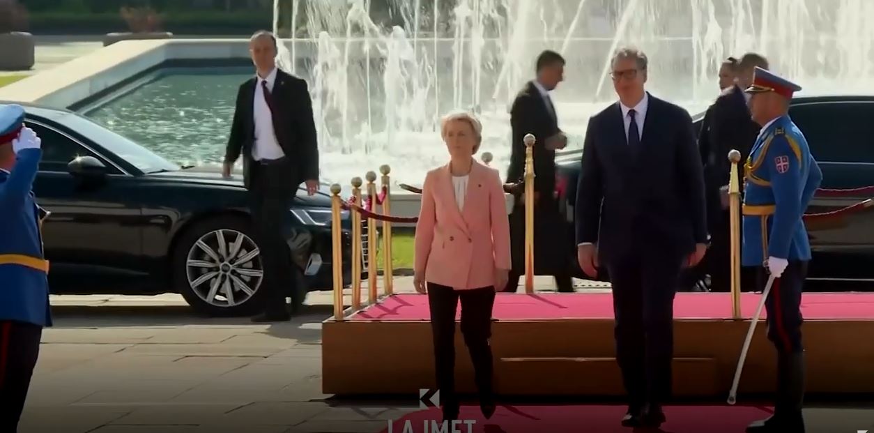 Vizita në Beograd, Von der Leyen mbron Vuçiqin, e injoron Vuçeviqin (VIDEO)