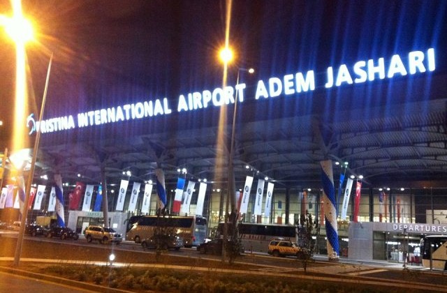Ky është personi që u arrestua në aeroport, për kanosjen e prokurorit