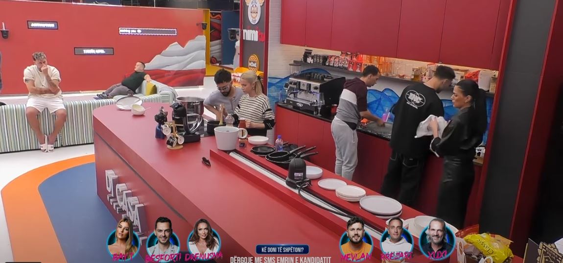 “Lum gruaja që m’ka”, Besforti lavdëron vetën për punët në kuzhinë (VIDEO)