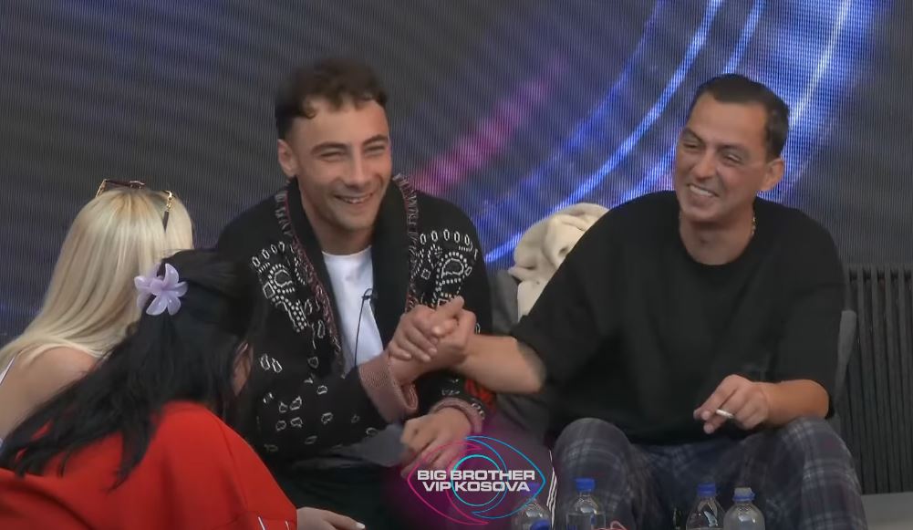 Arioni dhe Besforti i mbledhin të gjithë banorët për një çështje të "rëndësishme"