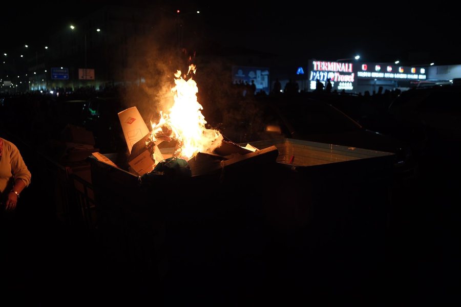 Përfundon e qetë protesta e opozitës në Shqipëri - u bllokuan akset kryesore rrugore