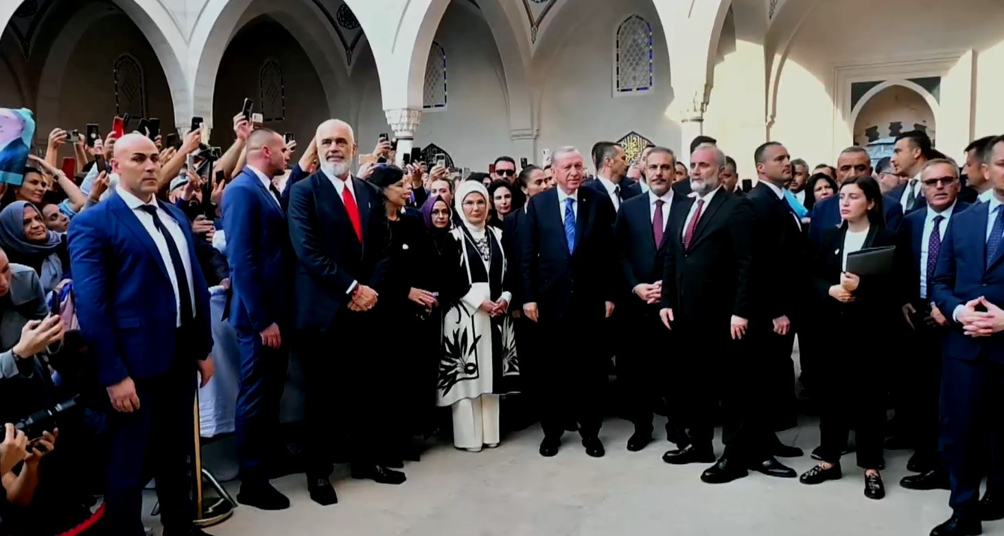 Inaugurohet xhamia e Namazgjasë në Tiranë, Rama e Erdogan të pranishëm
