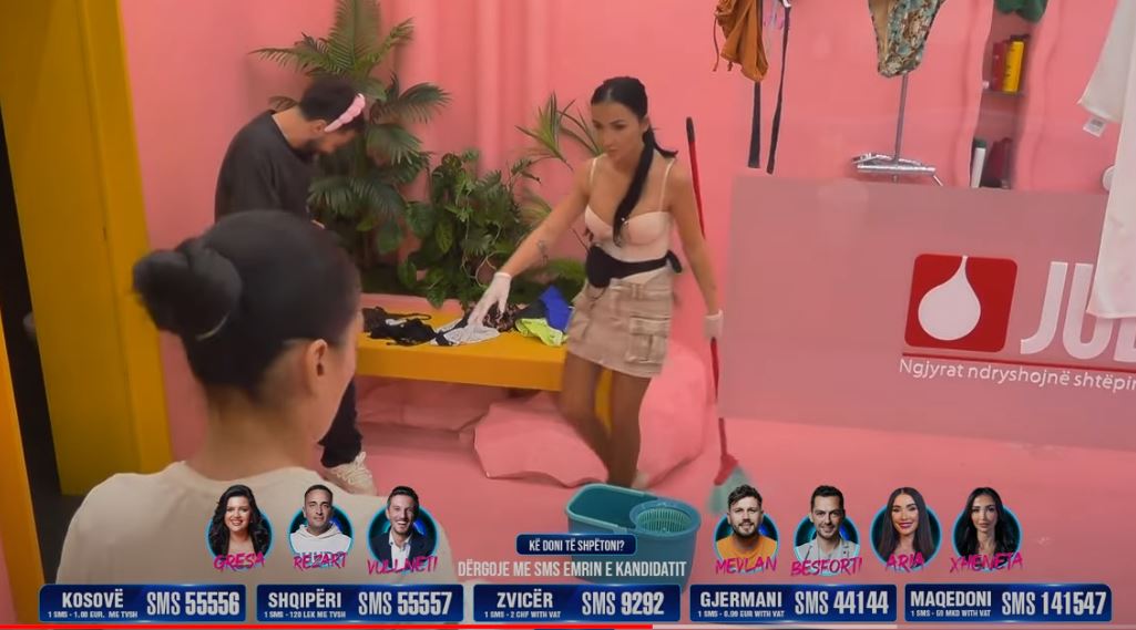 Gjesti tregohet gjentelmen, ndihmon Xheneten dhe Dianën në pastrim (VIDEO)