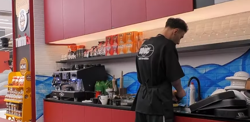 Banorët këndojnë, Arioni i përqesh: Për kangë, ma patriotat në botë - numër 1 për kangë (VIDEO)