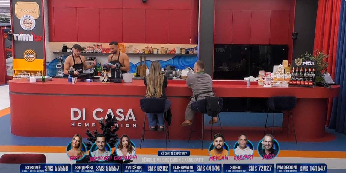 “Të zhveshur në kuzhinë”, Leo dhe Kevin përgatisin darkën (VIDEO)