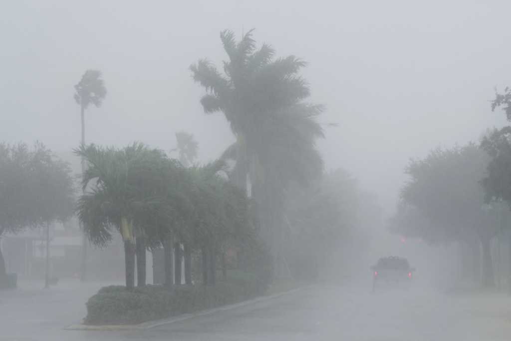 Bie fuqia e uraganit Milton në stuhi të kategorisë tre - floridasve u kërkohet të evakuohen menjëherë!