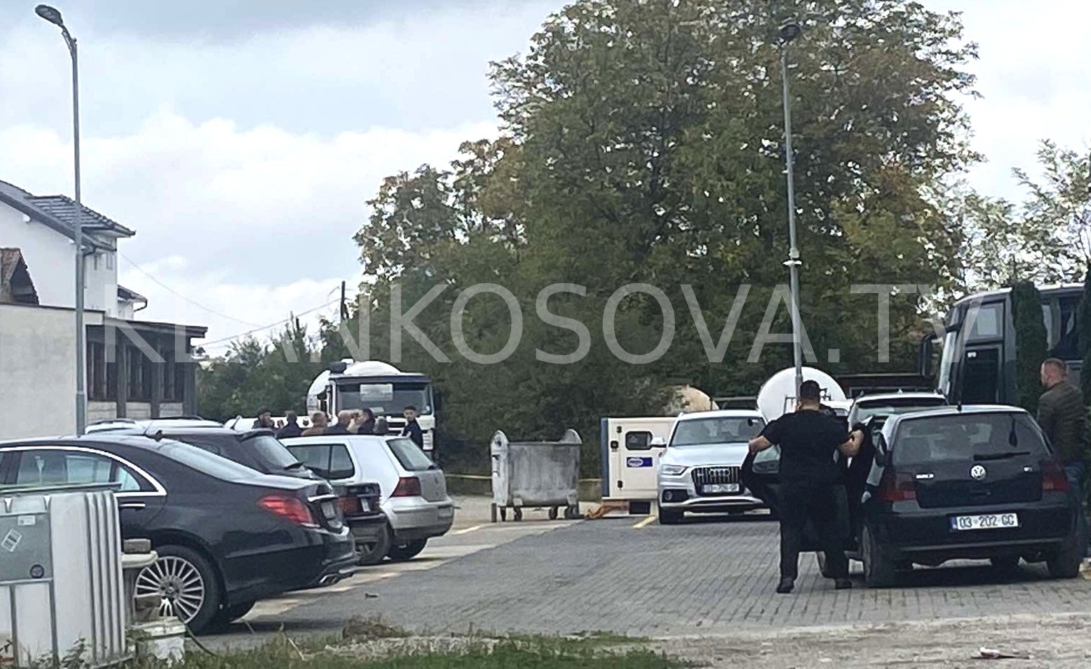 Detaje nga incidenti me cisternën në Pejë – një i vdekur e një i lënduar