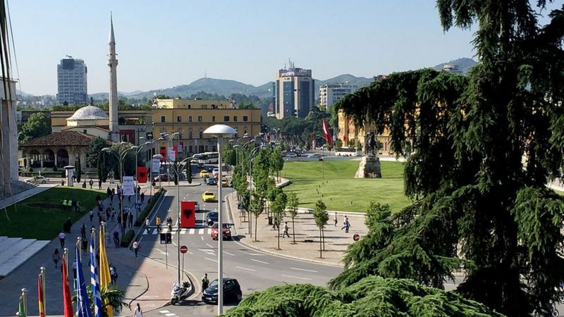 Alarm për bombë pranë selive diplomatike në Tiranë