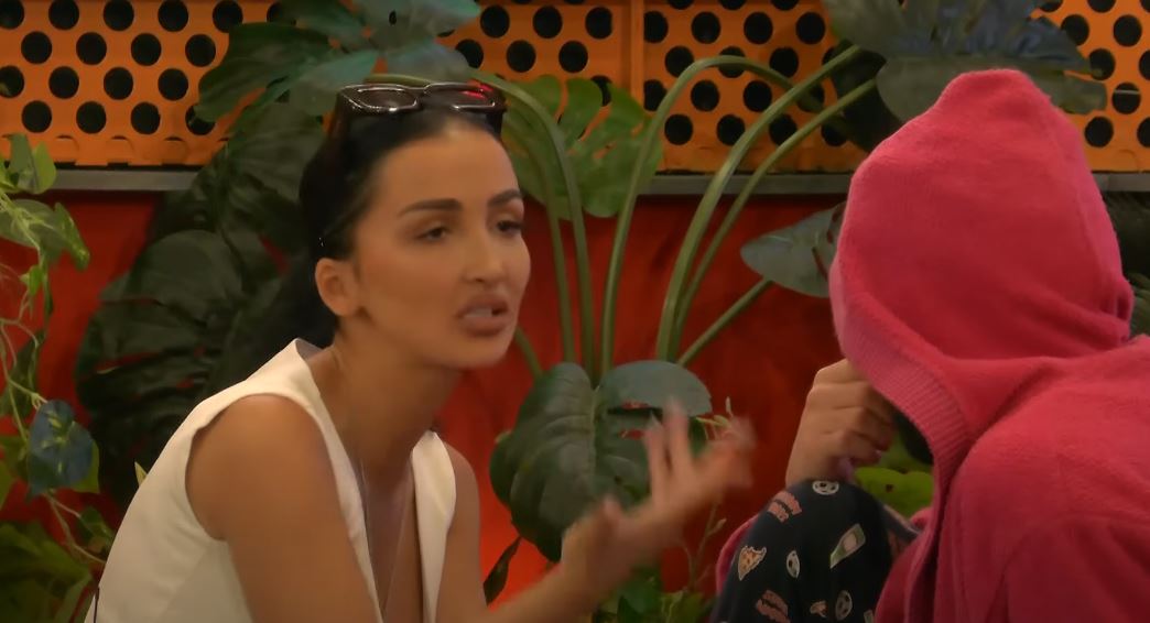 "Jo të qëndrojë tërë ditën në TikTok", Xheneta bën deklaratë të fortë duke biseduar me Gjestin