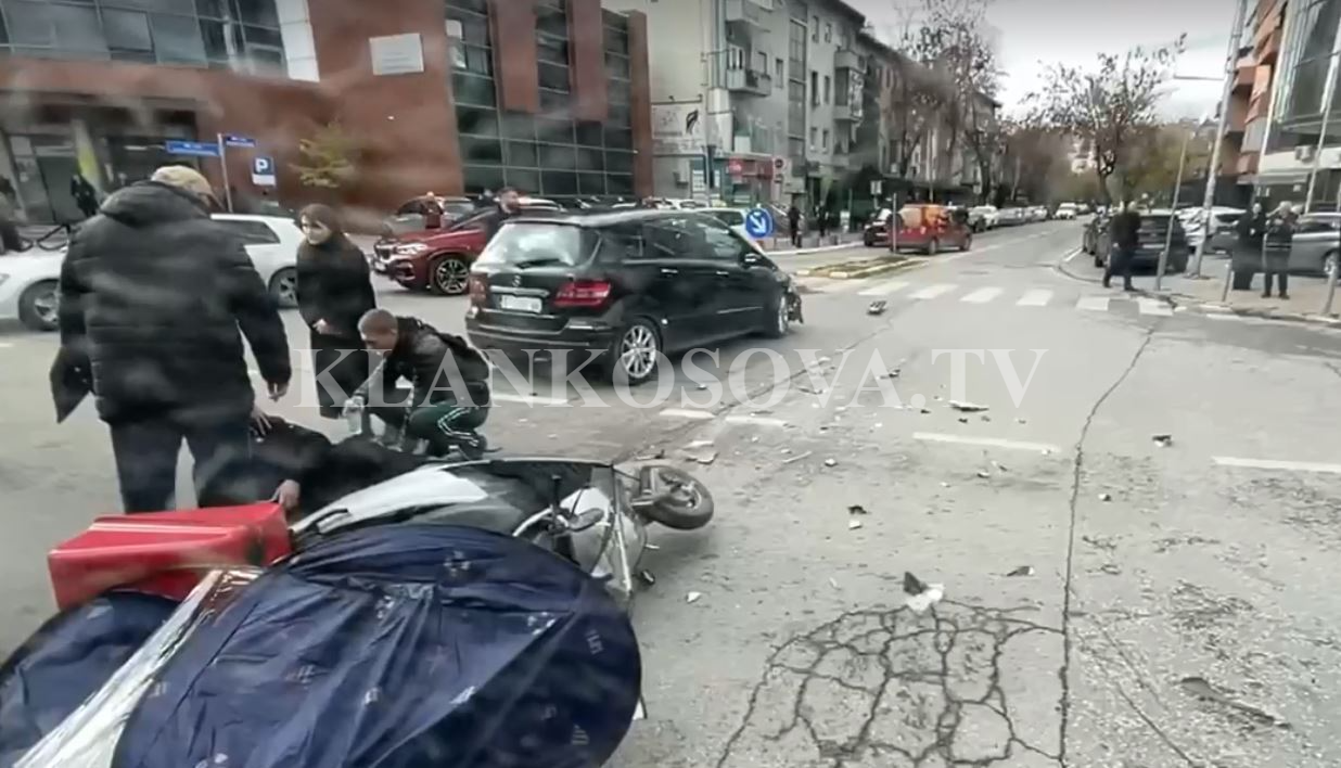 Aksident mes një veture dhe motoçiklete në kryeqytet, lëndohet një person