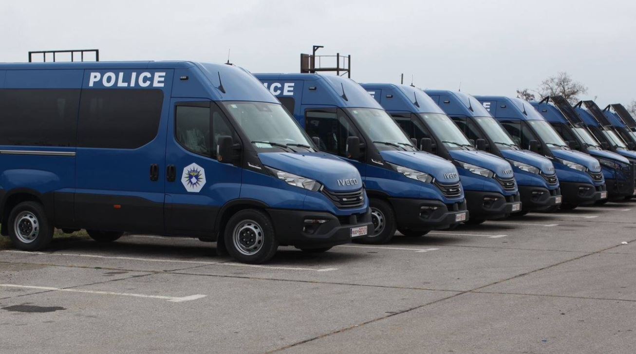 Policia e Kosovës pajiset me automjete të reja, do të shërbejnë për aksione të veçanta  
