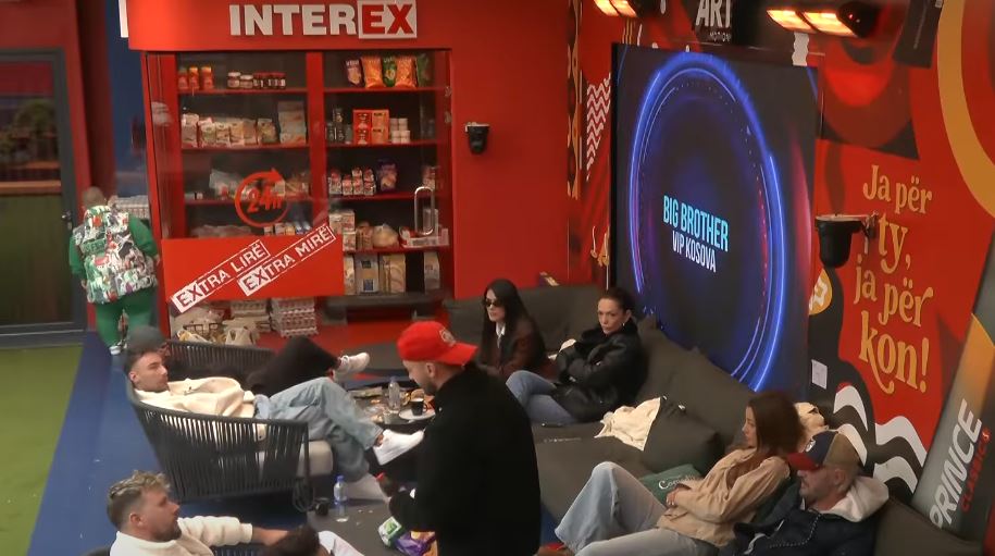 Pjatat e palara bëhen “mollë sherri”, debat mes Gjestit dhe Arionit