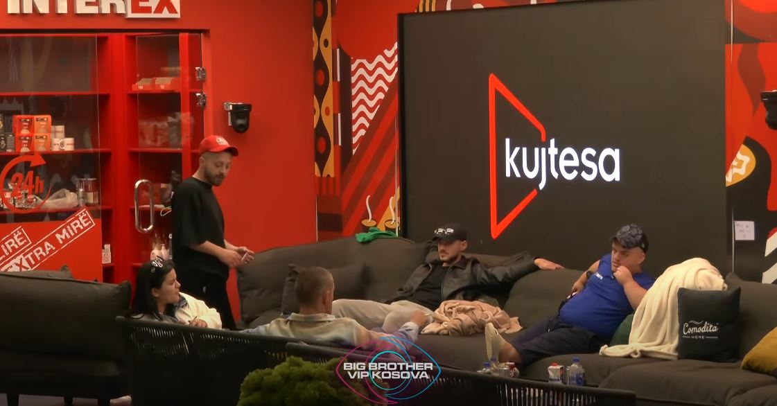 Gjestit i “zhduken” cigaret, ai dyshon se ia ka marr Edi ose Driloni (VIDEO)