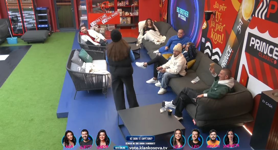 Burimi për Drenushën: Tezja edhe dy-tri javë reklamon rrobat, pastaj aktivizohet në lojë (VIDEO)
