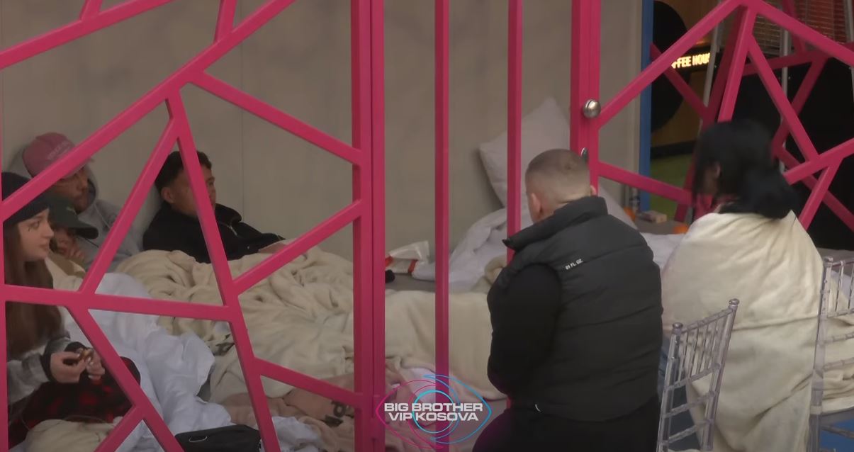 Kush po i pëlqen Anisës? (VIDEO)