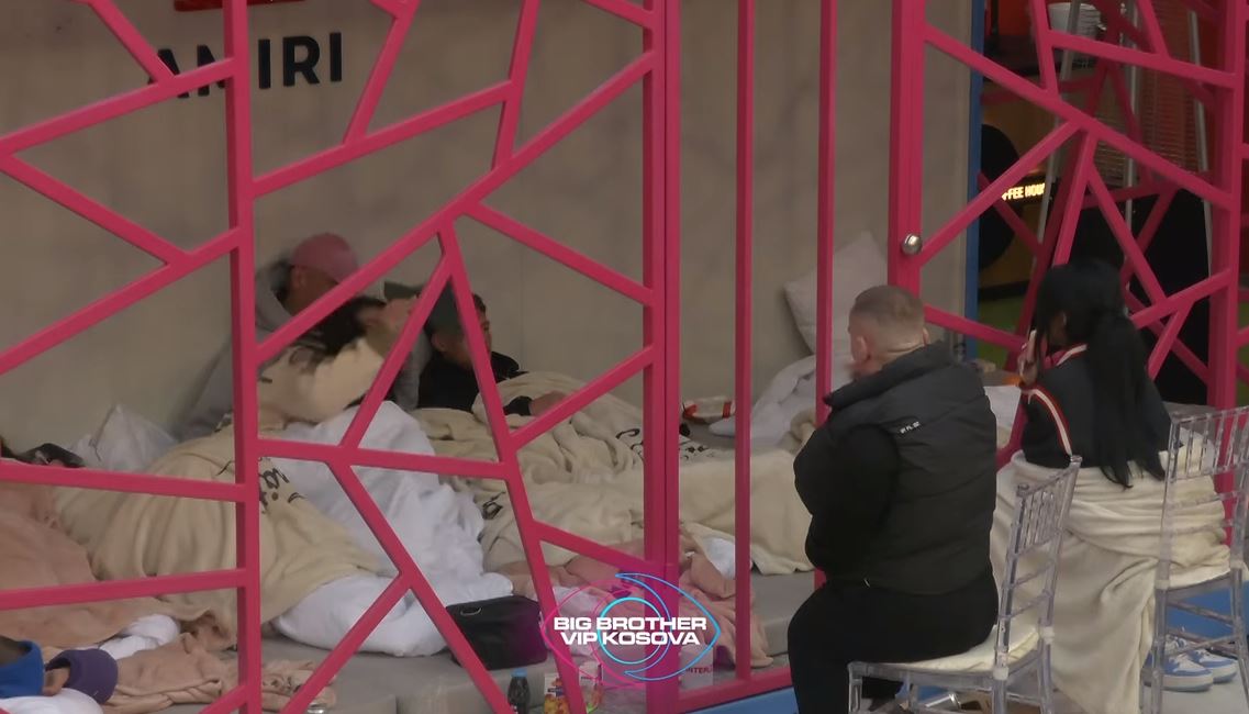 Anisa tregon një histori interesante (VIDEO)