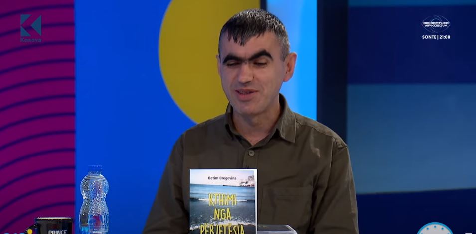 “Desha të tregoj…”, poeti i verbër sjell romanin e parë “Kthim nga përjetësia” (VIDEO)