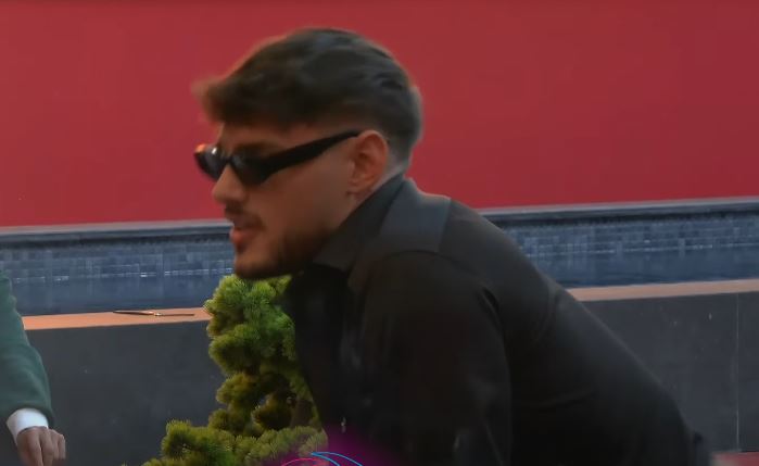 "Je drita e shtëpisë", Leo i drejtohet Lelës me fjalë plot dashuri