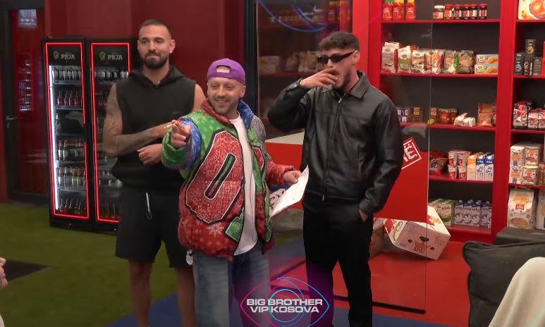 Gjesti dhe Leo këndojnë së bashku këngën e shkruar brenda shtëpisë (VIDEO)
