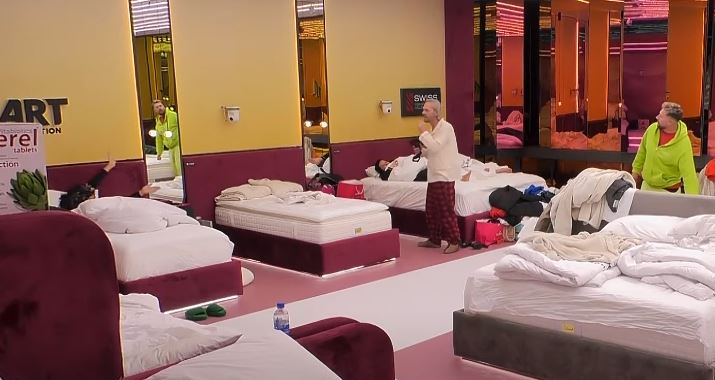 Banorët i vendosin një emër të ri Xuxit (VIDEO)