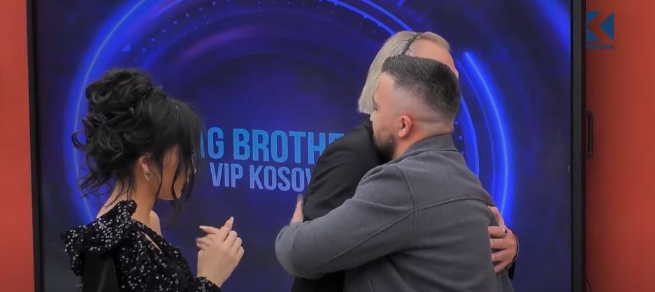 Xuxi ia kërkon hallallin vëllait të Xhenetës, dhe ai ia fal! (VIDEO)
