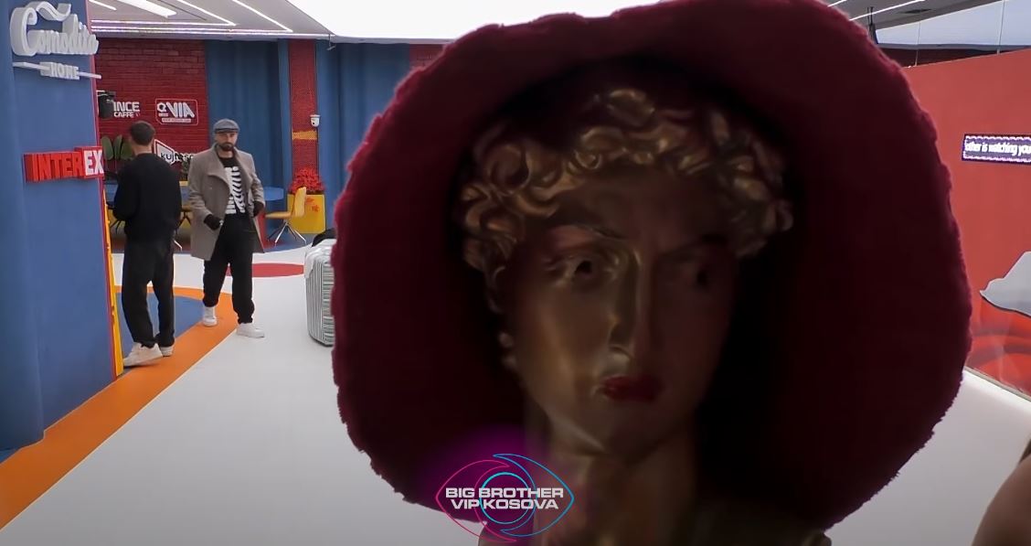 Ana dhe Lela prezantojnë "banoren" më të re të BBVK3 (VIDEO)