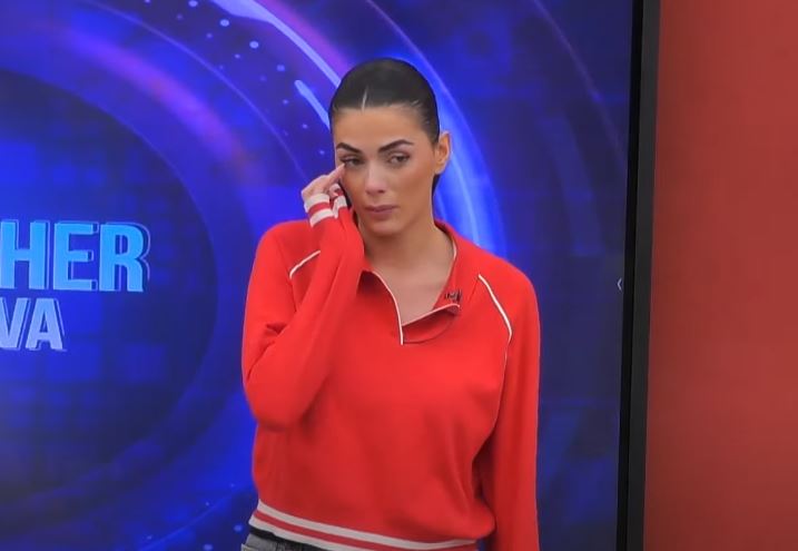 Diana mes lotësh largohet nga shtëpia (VIDEO)