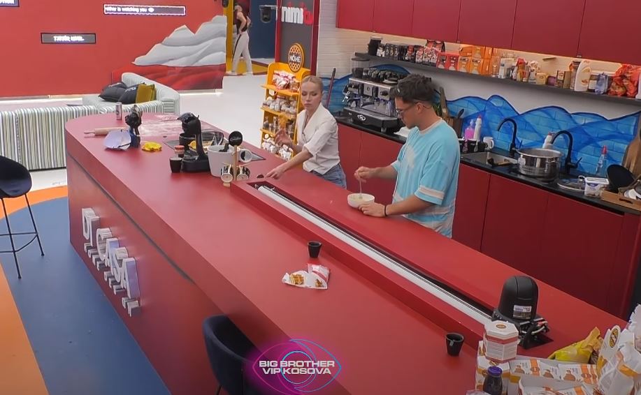 Driloni dhe Sara bashkohen për të përgatitur mëngjesin (VIDEO)