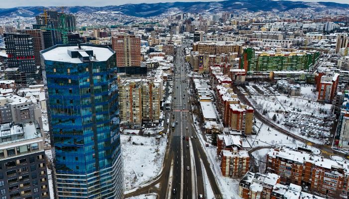  Kaos  në kryeqytet  reshjet e borës dhe mosfunksionimi i semaforëve ngarkojnë trafikun  VIDEO 